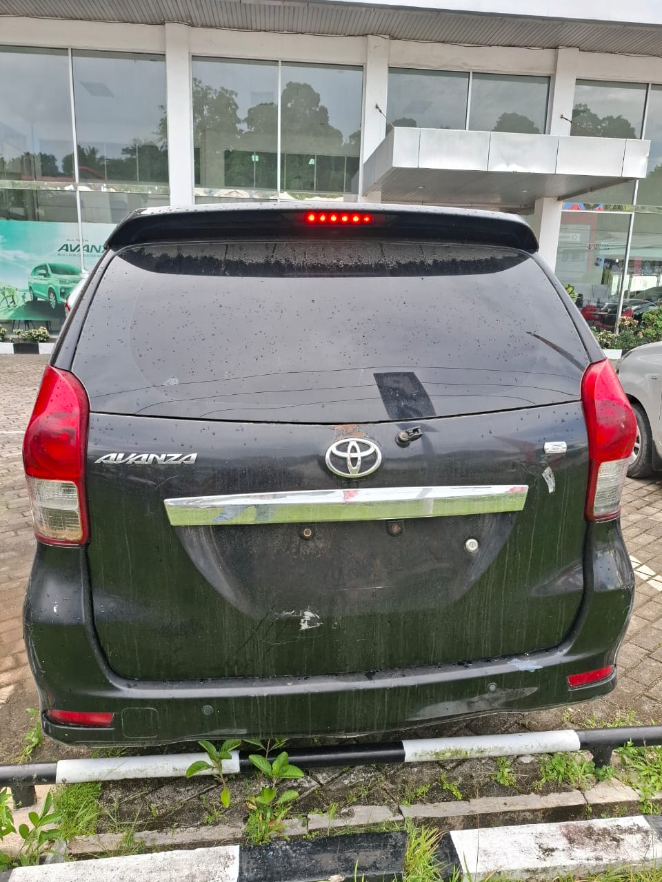 gambar besar 2